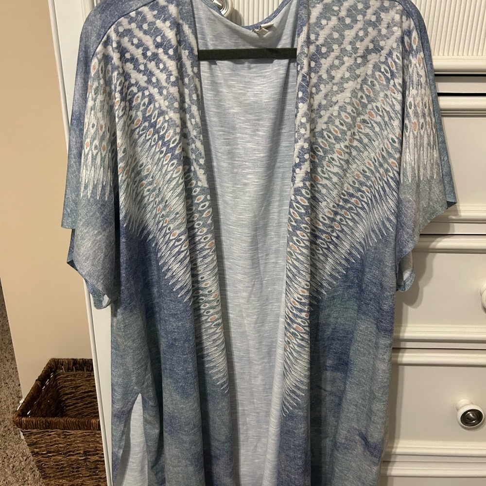 Cato Blue and White Patterned Kimono